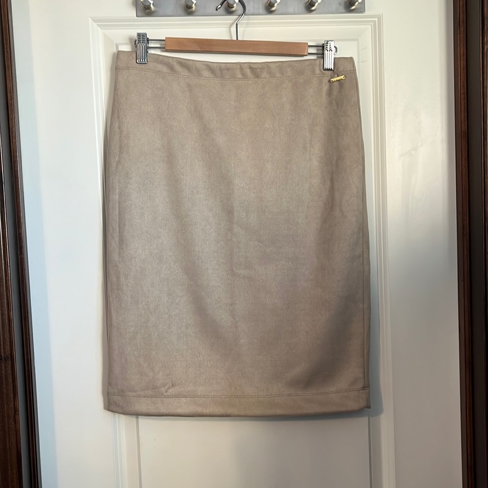 NWT Tahari Skirt